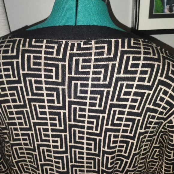 Sioni Geometric Knit Cardigan in Black & Tan, Sz L - Picture 4 of 9